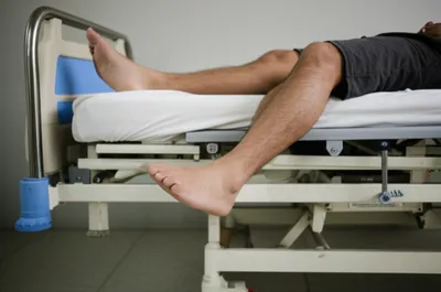 Illustration dangled - Image 1