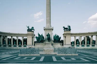 Illustration reverenced - Image 2