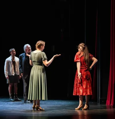 Illustration upstage - Image 1