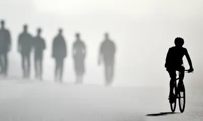 Illustration distanced - Image 1