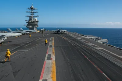 Illustration flight decks - Image 1