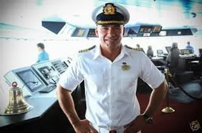 Illustration captain - Image 2