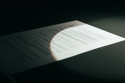 Illustration over - Image 1