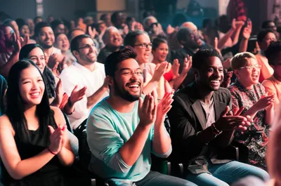 Illustration applaud - Image 1