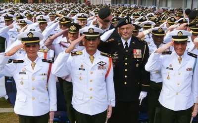 Illustration officered - Image 1