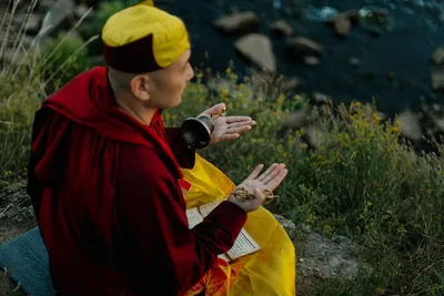 Illustration praying - Image 2