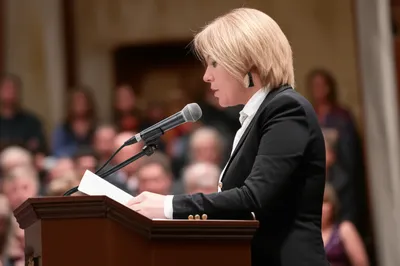 Illustration addressing - Image 1