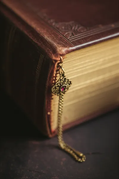 Illustration pendant - Image 1