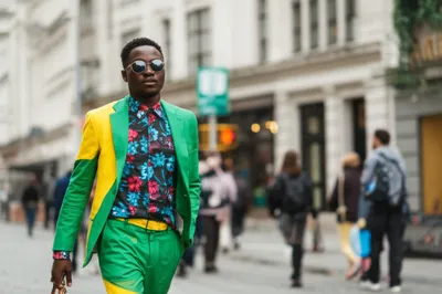 Illustration kicking - Image 1