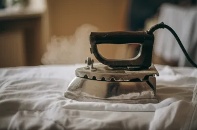 Illustration irons - Image 1