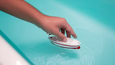 Illustration swims - Image 1