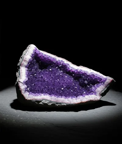 Illustration peculiar - Image 2