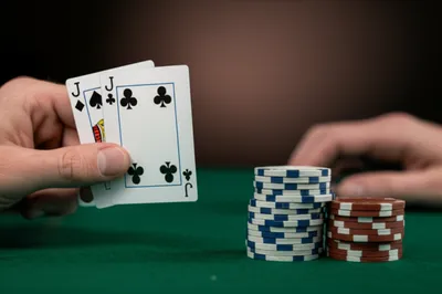 Illustration split - Image 1