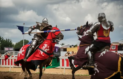 Illustration tilted - Image 1