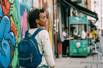 Illustration backpacked - Image 1