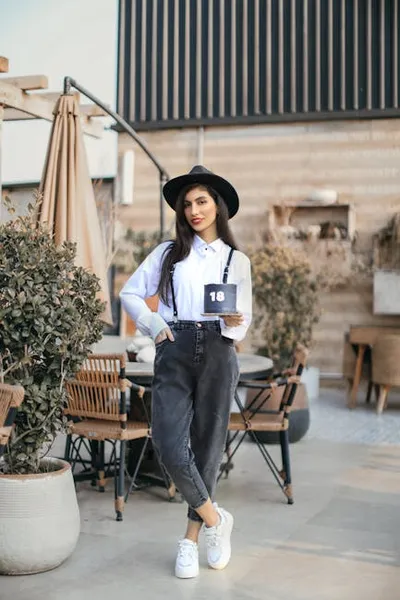 Illustration congratulating - Image 2