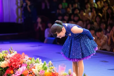 Illustration bowed - Image 1