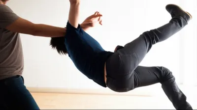 Illustration tackle - Image 1