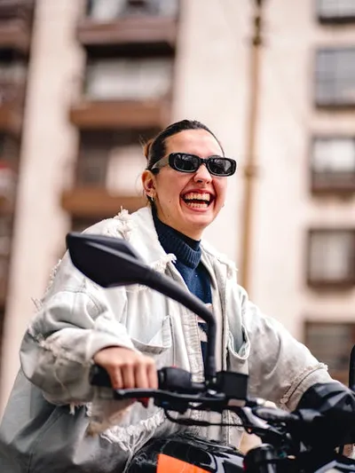 Illustration laughed - Image 2