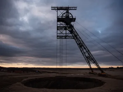 Illustration headgear - Image 1