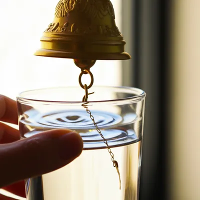 Illustration chiming - Image 1