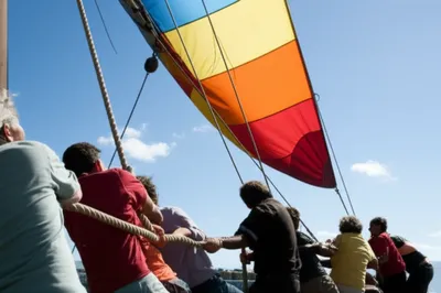 Illustration hoisted