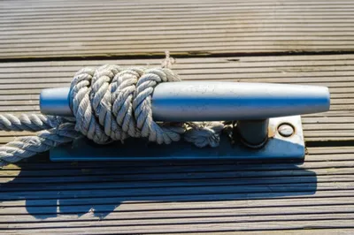 Illustration cleats - Image 1