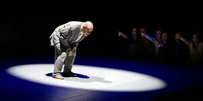 Illustration characterizes