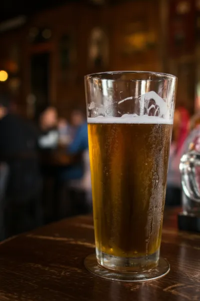 Illustration hums - Image 1