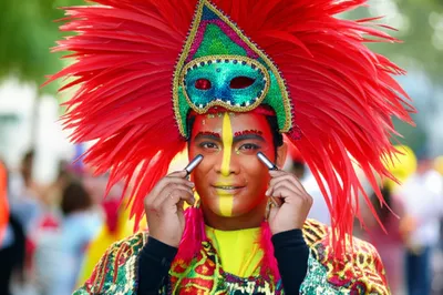 Illustration guise - Image 1