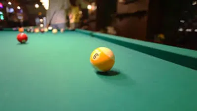 Illustration yellow - Image 2