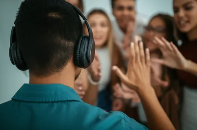 Illustration ignores - Image 1