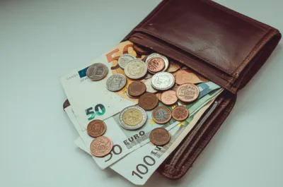 Illustration moneys - Image 1