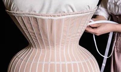 Illustration corset - Image 1