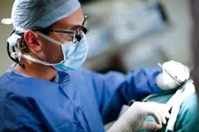 Illustration surgeon - Image 2