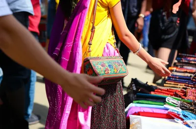 Illustration nipped - Image 1