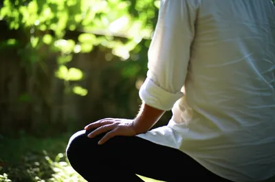 Illustration kneeled - Image 1