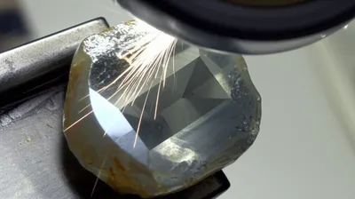 Illustration faceted - Image 1