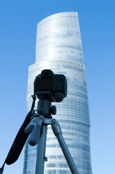 Illustration tilt - Image 1