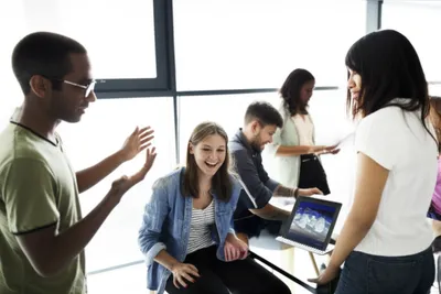 Illustration socially - Image 1