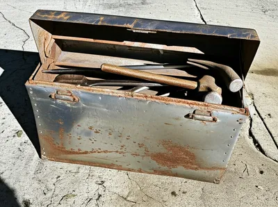 Illustration battered - Image 1