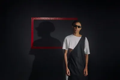 Illustration asymmetric - Image 2