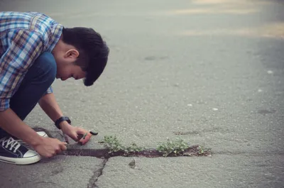 Illustration stooping - Image 1