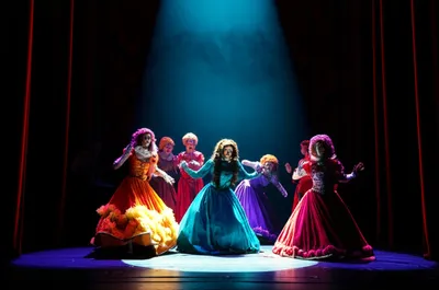 Illustration curtain - Image 1