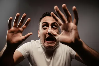 Illustration revulsion - Image 1