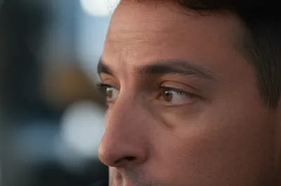 Illustration squint - Image 1