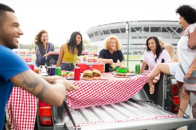 Illustration tailgate - Image 1