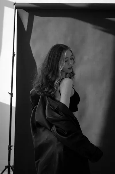 Illustration tempted - Image 2