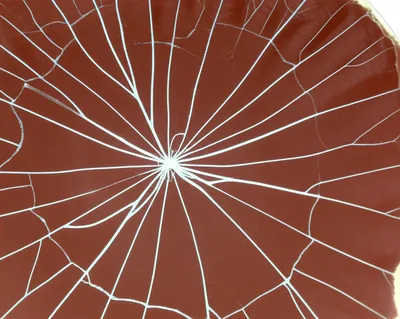 Illustration cracking - Image 1