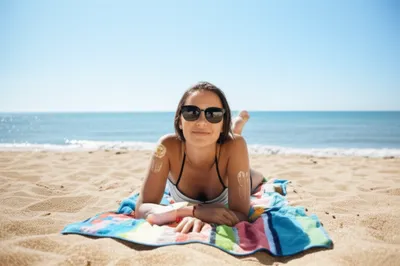 Illustration suntanning - Image 1